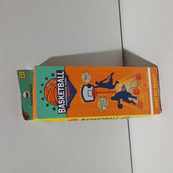 Basketball Finger Board Game NWT - Picture 4 of 6